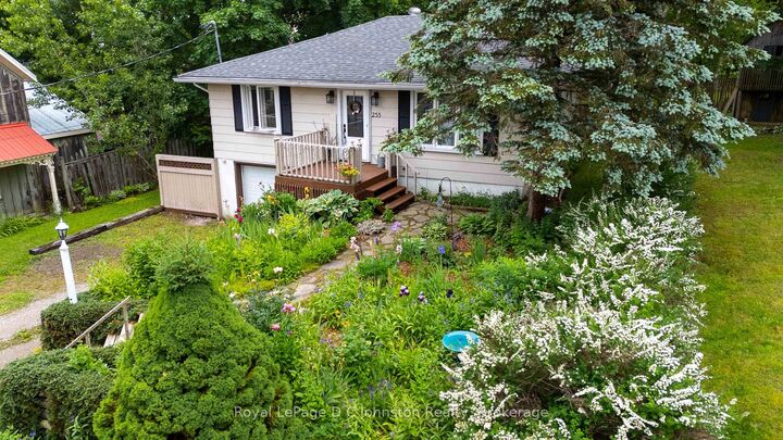 Property Photo: 255 Rowe Street ON N0G 2N0