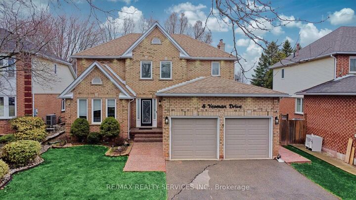 Property Photo: 8 Yeoman Drive ON N3R 7S8