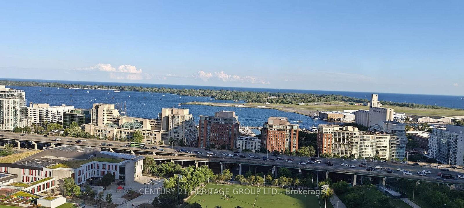 Property Photo: 15 Iceboat Terrace 2009 ON M5V 4A5