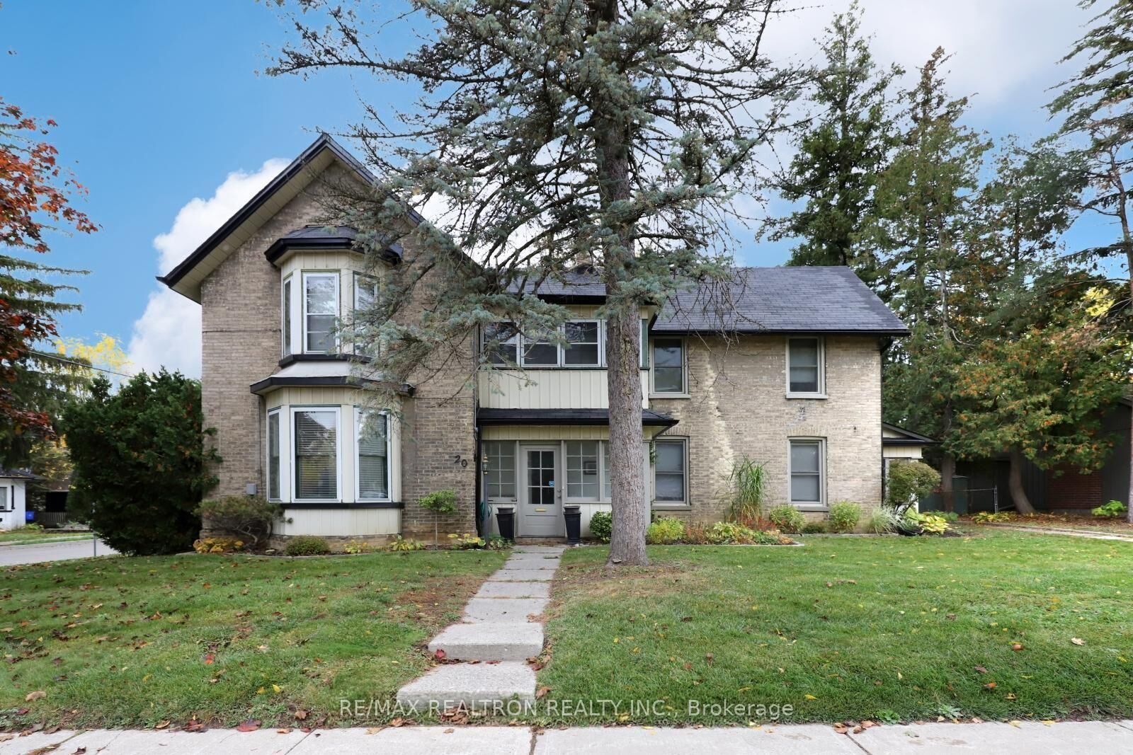 Property Photo: 18-20 Reuben Street ON L4G 2M2
