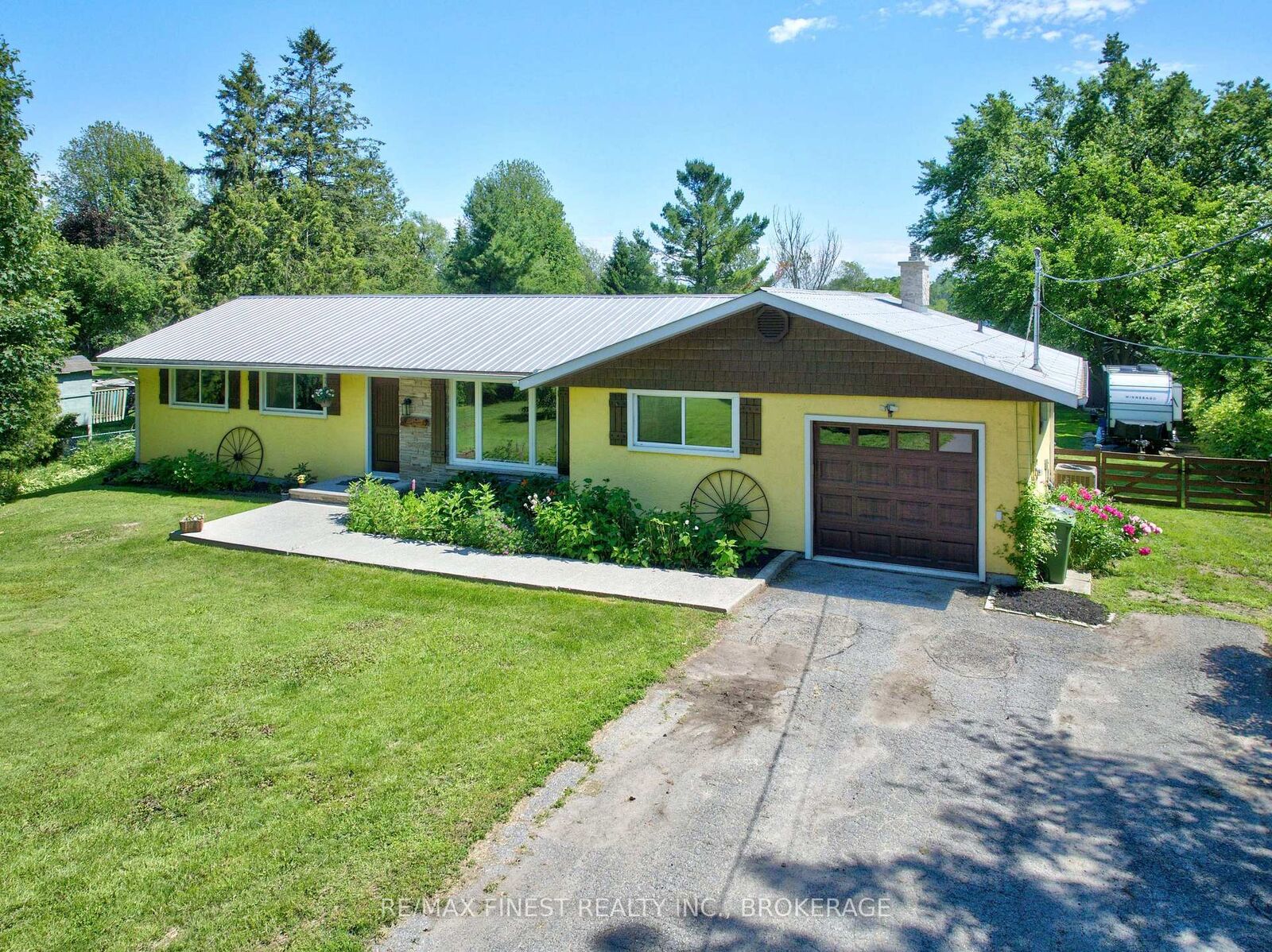 Property Photo: 99 Aragon Road ON K0H 1S0