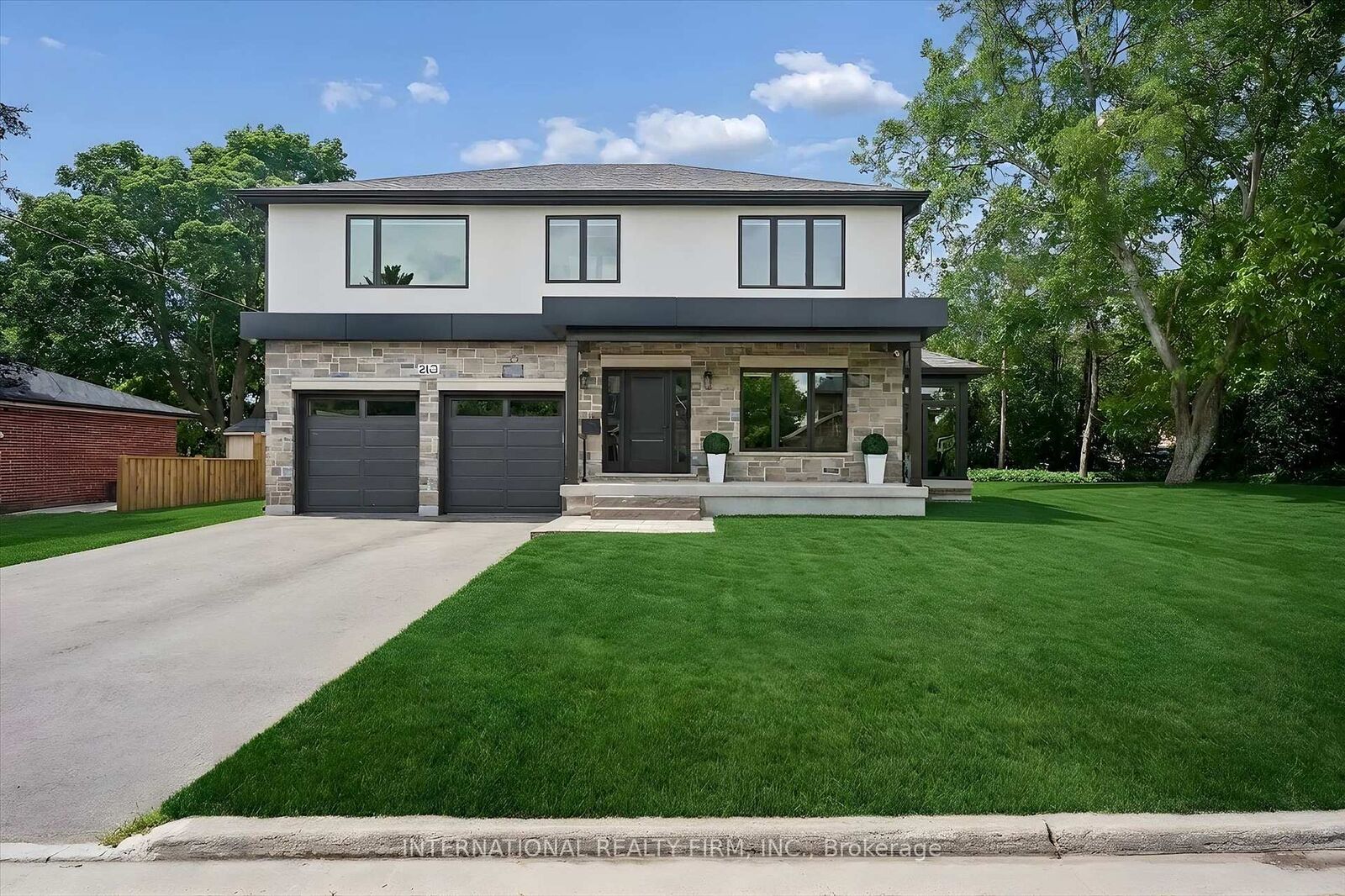Property Photo: 2423 Raymore Drive ON L7R 2B4