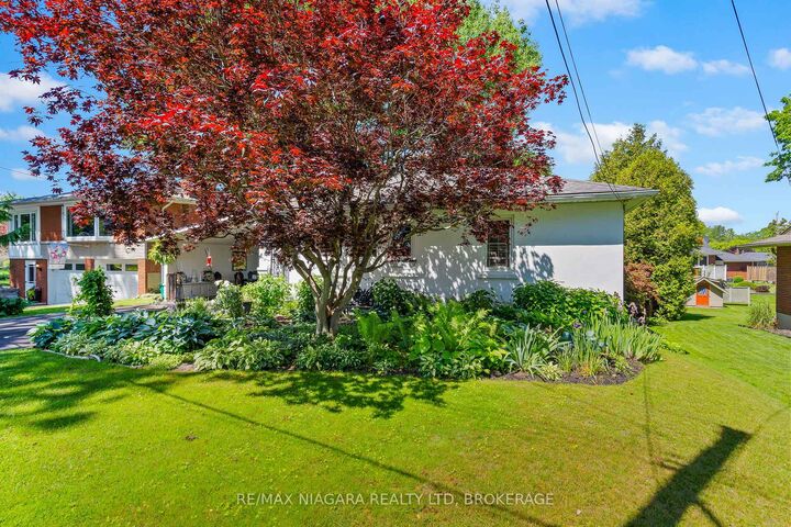 Property Photo: 48 Oakridge Crescent ON L3K 2T4