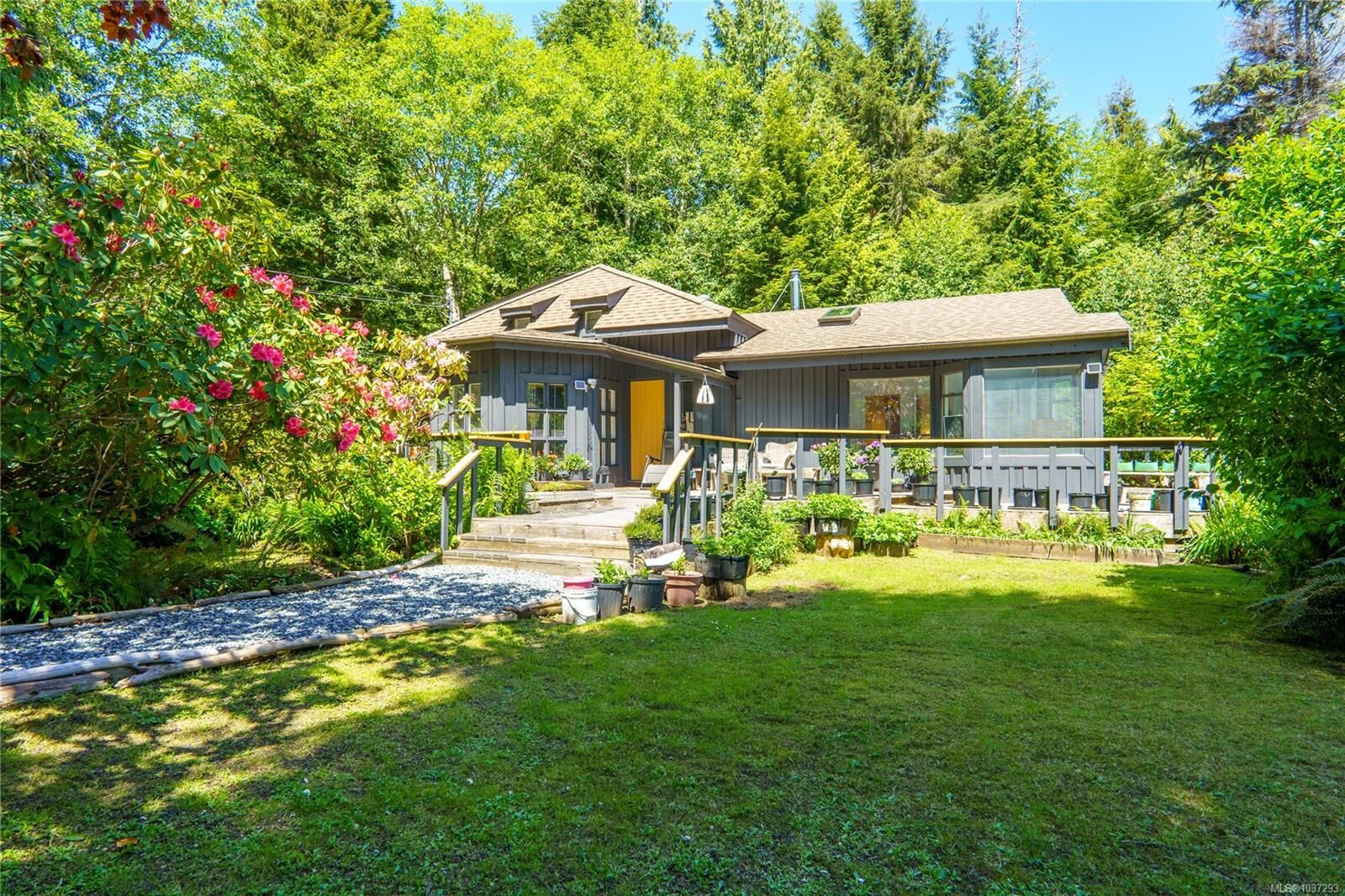 Property Photo: 1334 Chesterman Beach Rd BC V0R 2Z0