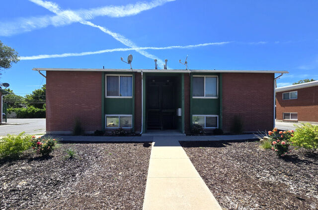 Property Photo: 2540 S 700 E UT 84106