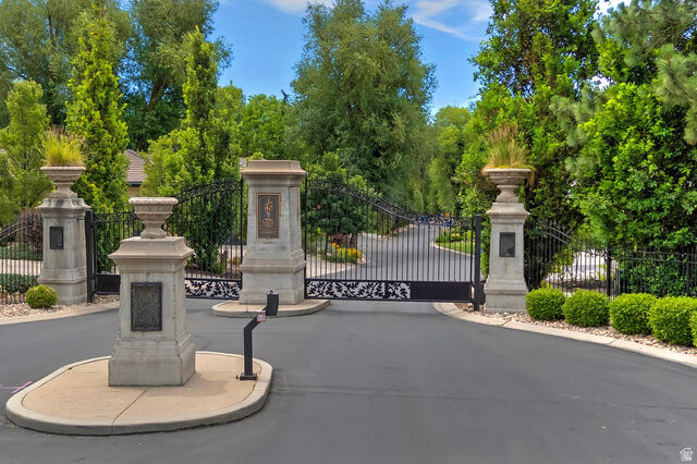 Property Photo: 19 W 550 N UT 84025