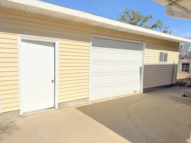 Property Photo: 5462 S 5425 W UT 84118