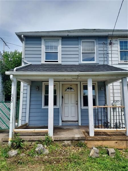 Property Photo:  932 Vankirk St  PA 15025 