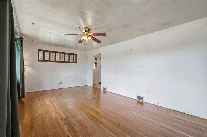 Property Photo:  319 Saratoga Dr  PA 15236 