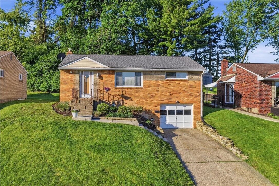 Property Photo:  442 Audrey Dr  PA 15236 