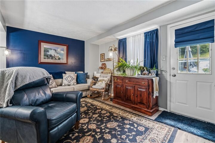 Property Photo:  545 Winesap Ct  PA 15017 