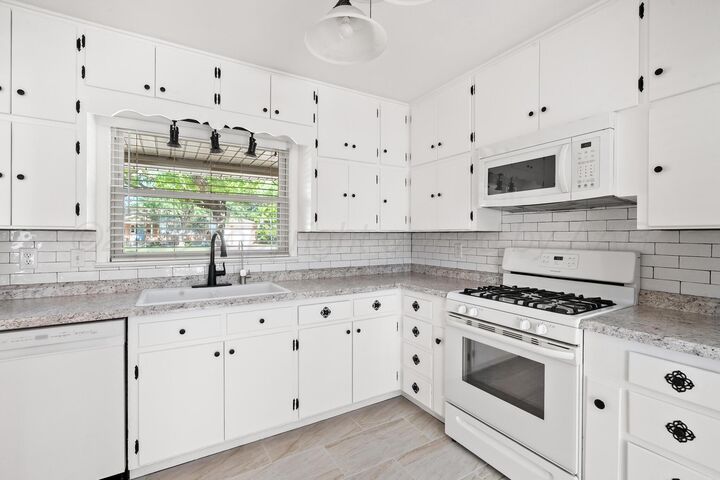 Property Photo:  2307 Atkinsen Street  TX 79106-4606 