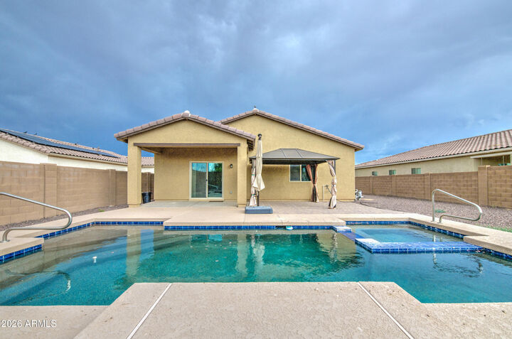 Property Photo: 312 E Rio Place AZ 85122