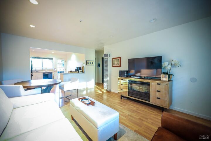 Property Photo: 426 North Street 14 CA 95448