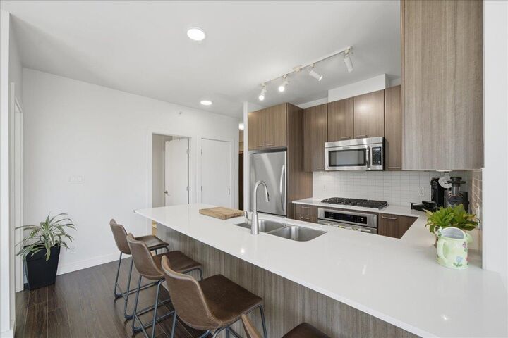 Property Photo: 2789 Shaughnessy Street 802 BC V3C 0C3
