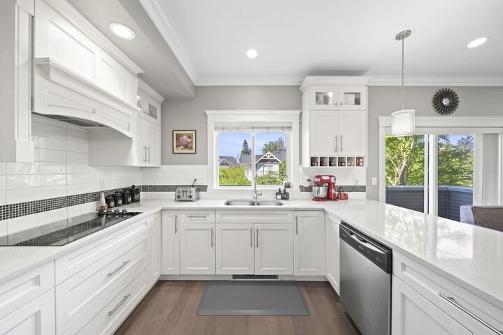 Property Photo: 7177 179 Street 9 BC V3S 8C5