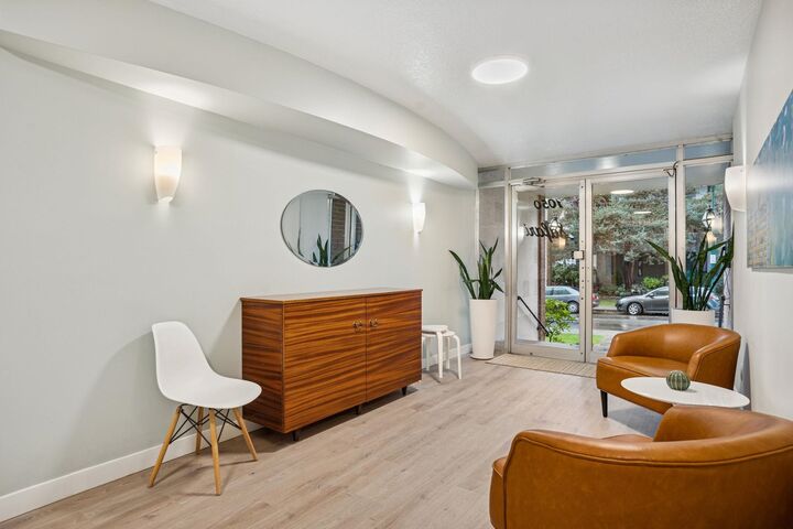 Property Photo: 1050 Chilco Street 204 BC V6G 2R8