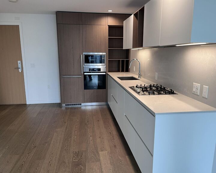 Property Photo: 6000 McKay Avenue 3003 BC V5H 0K2