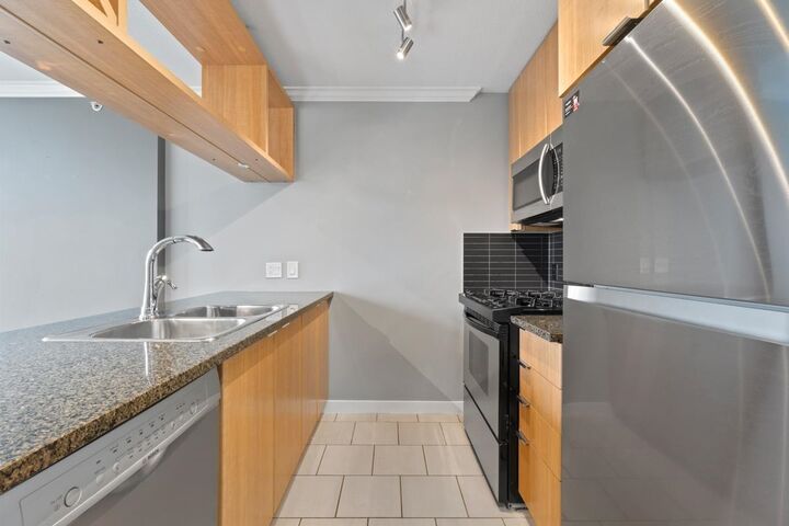 Property Photo:  1001 Richards Street 1401  BC V6B 1J6 