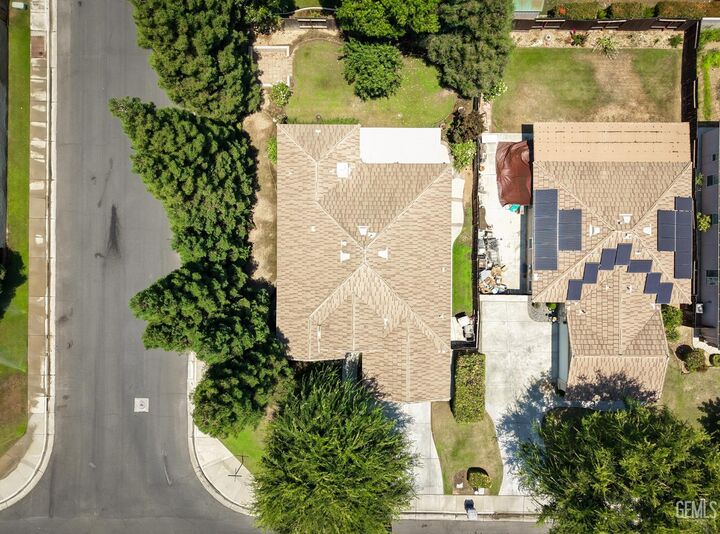 Property Photo:  9908 Commodore Drive  CA 93312 
