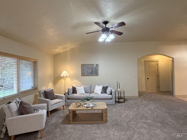 Property Photo:  937 Oakwood Ave  ID 83318 