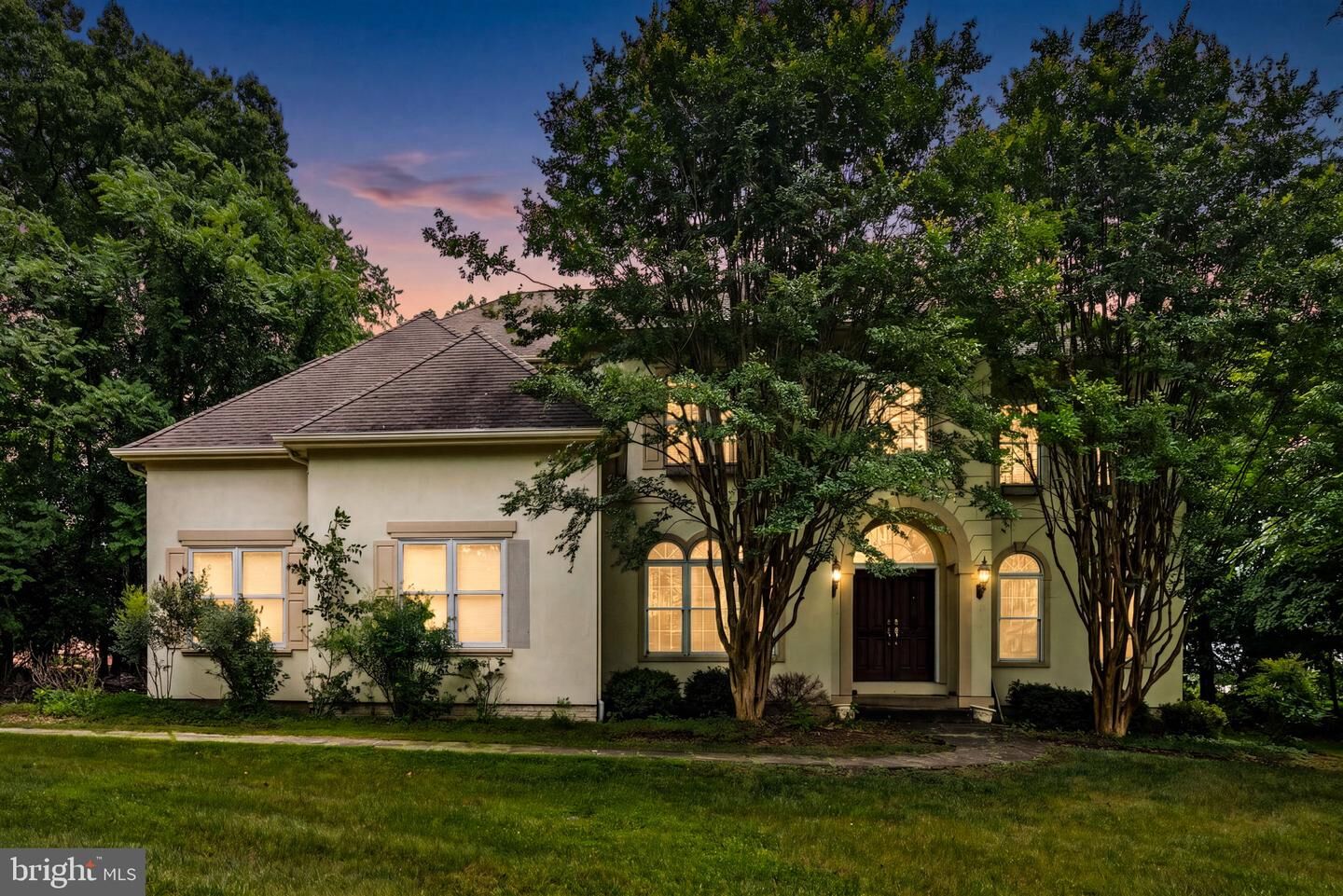 Property Photo:  17951 Stoneleigh Drive  VA 20141 