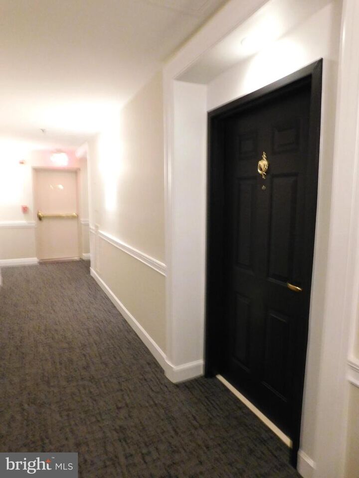 Property Photo:  1855 Stratford Park Place 103  VA 20190 