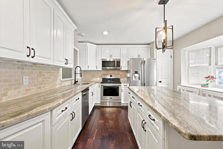 Property Photo: 208 Smallwood Court 208 PA 19380