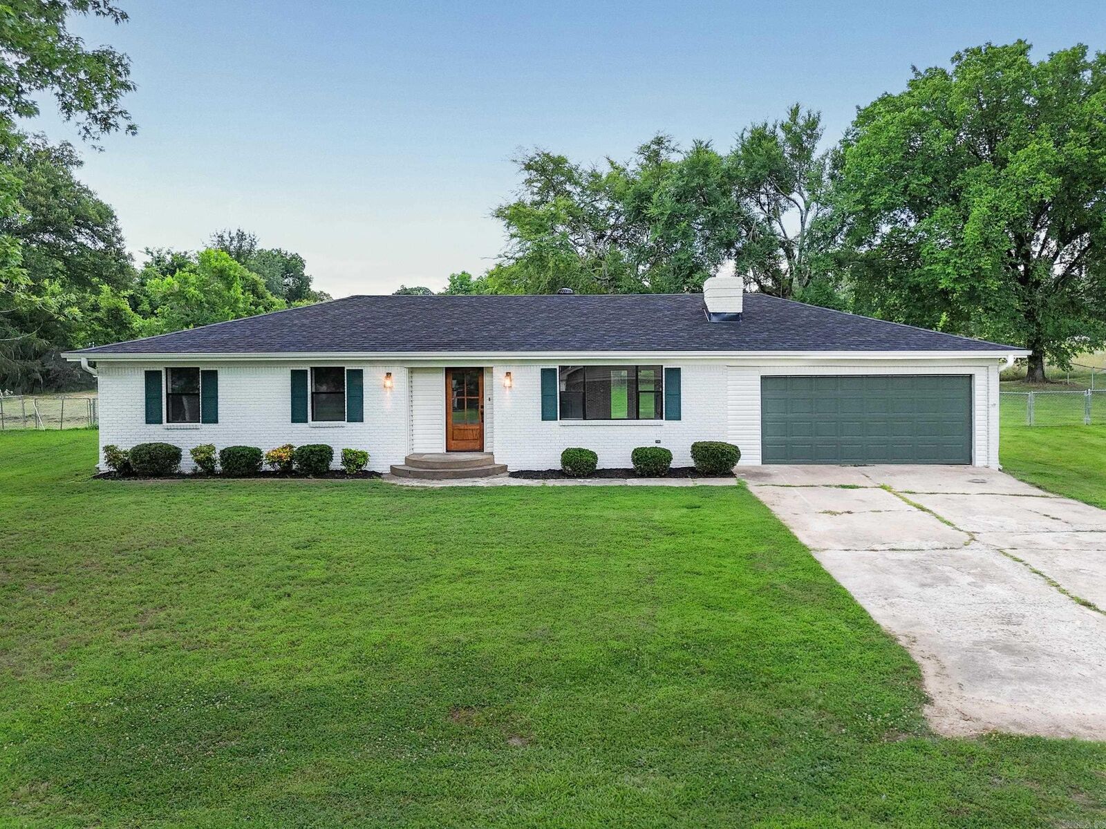 Property Photo: 1 Lakeview Cir AR 72830