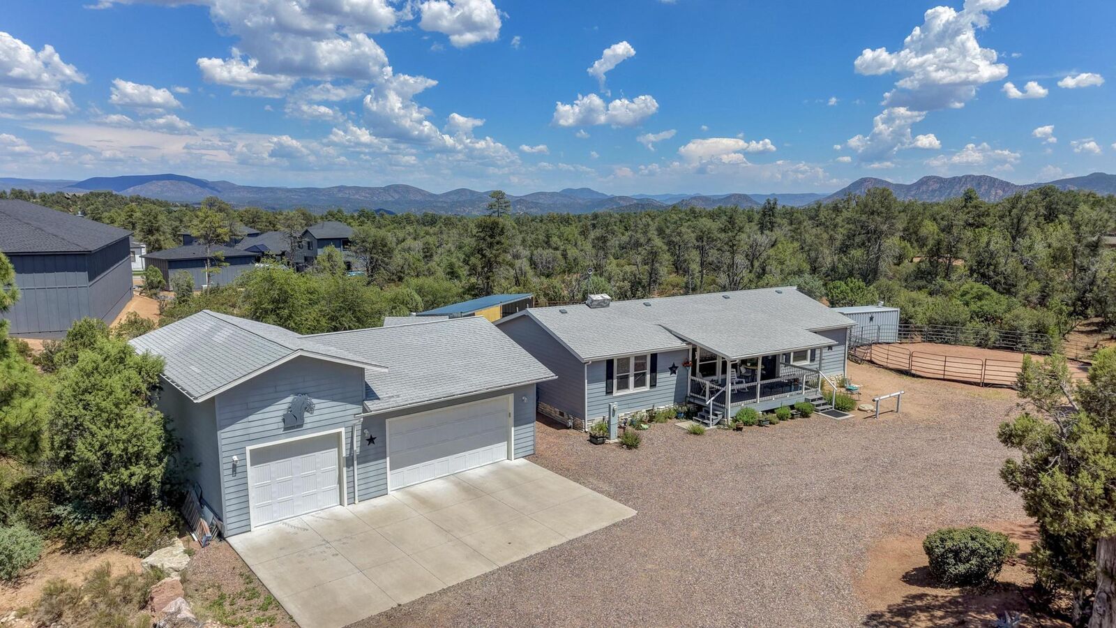 Property Photo: 1211 N Heather Circle AZ 85541