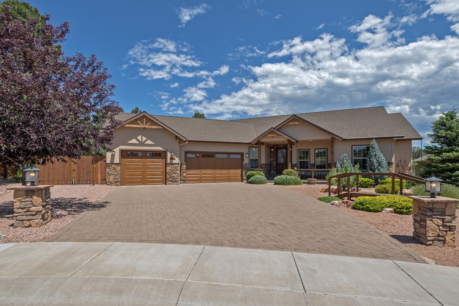 Property Photo:  1202 E Heather Court  AZ 85541 