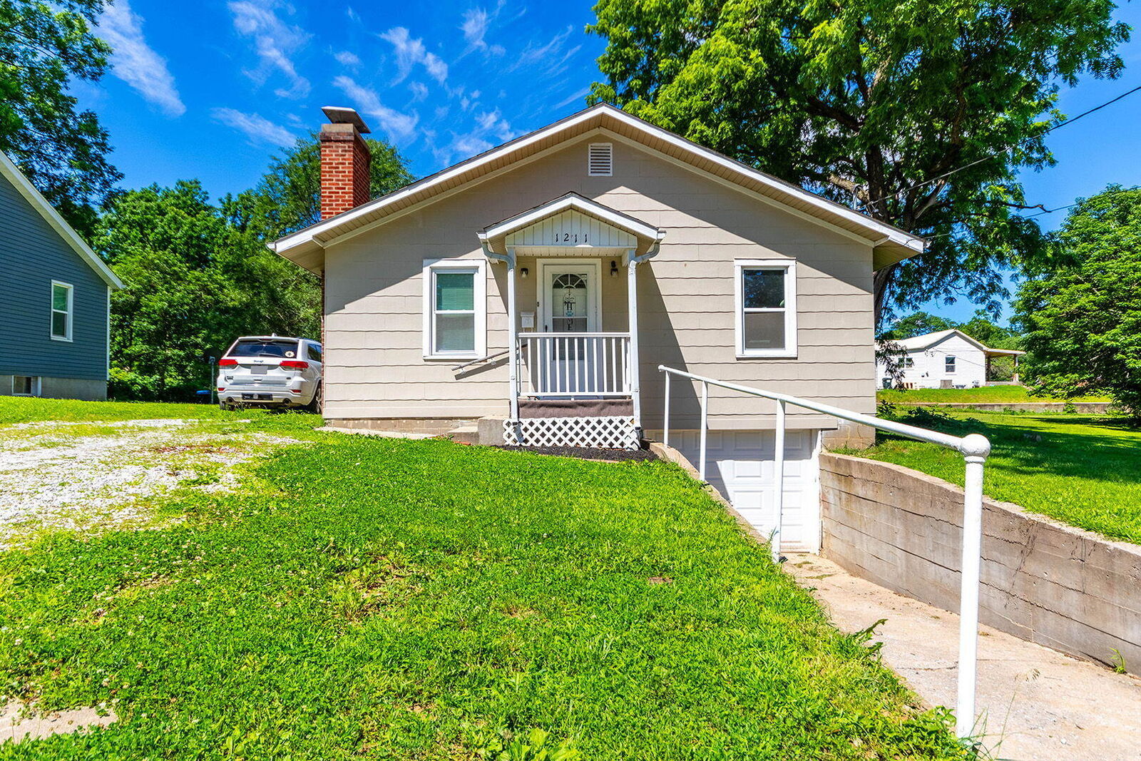 Property Photo: 1211 4th St MO 65233