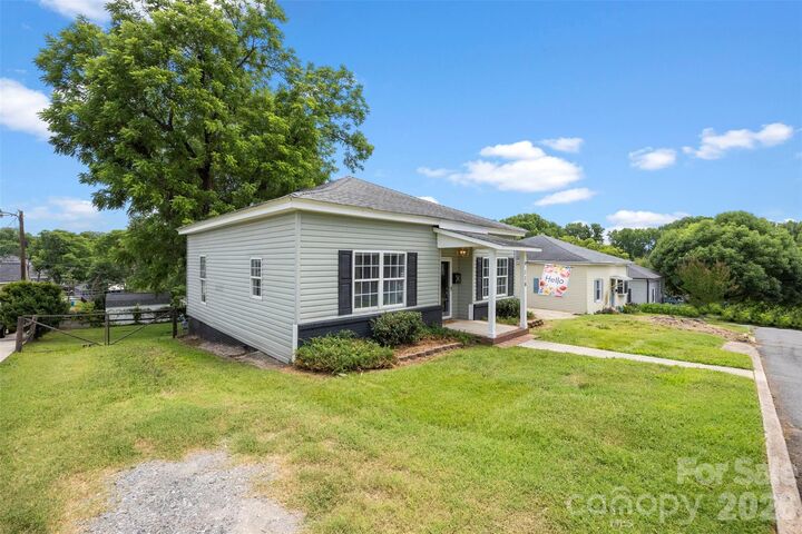 Property Photo: 116 7th Street NC 28032