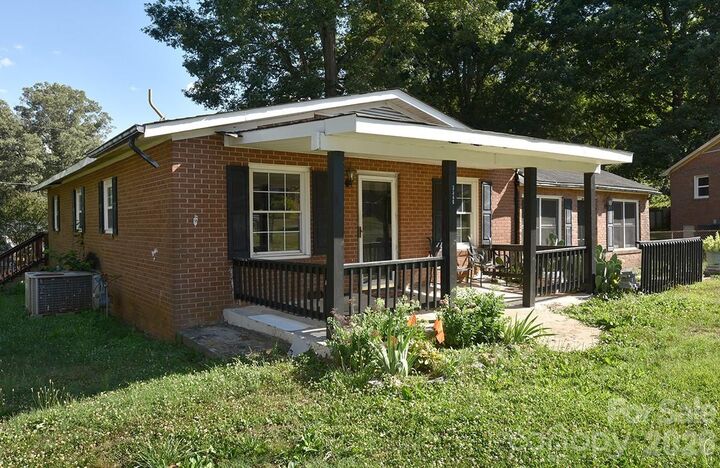Property Photo: 3560 Dogwood Court NC 28144