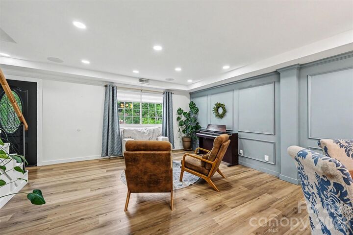 Property Photo:  5821 Shadow Creek Road  NC 28226 