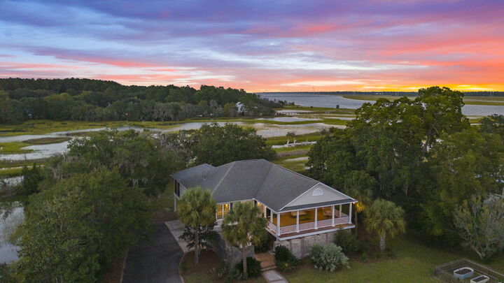 Property Photo: 2411 Kemway Road SC 29455