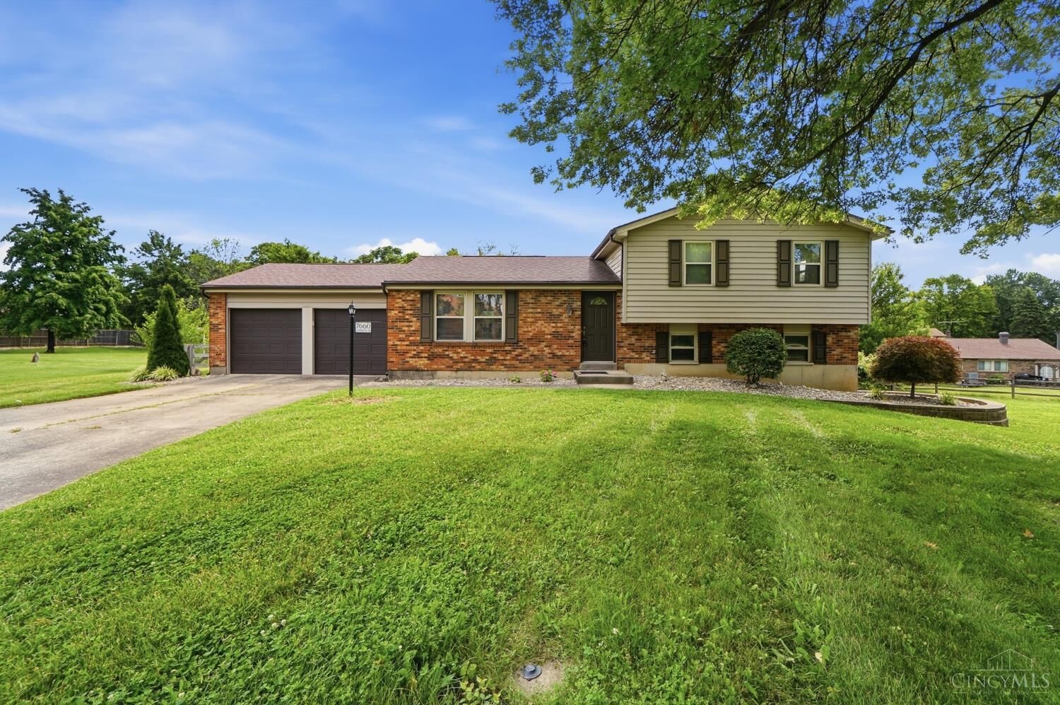 Property Photo: 7660 Topridge Drive OH 45069