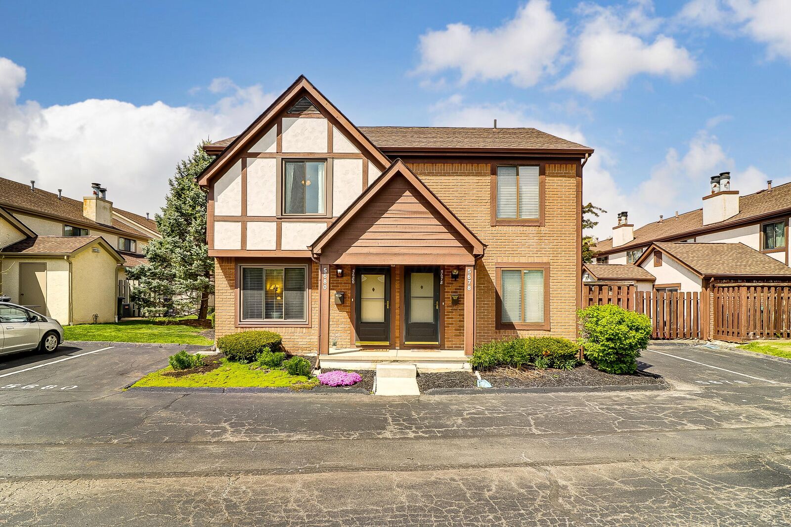 Property Photo:  5680 Jousting Lane  OH 43231 