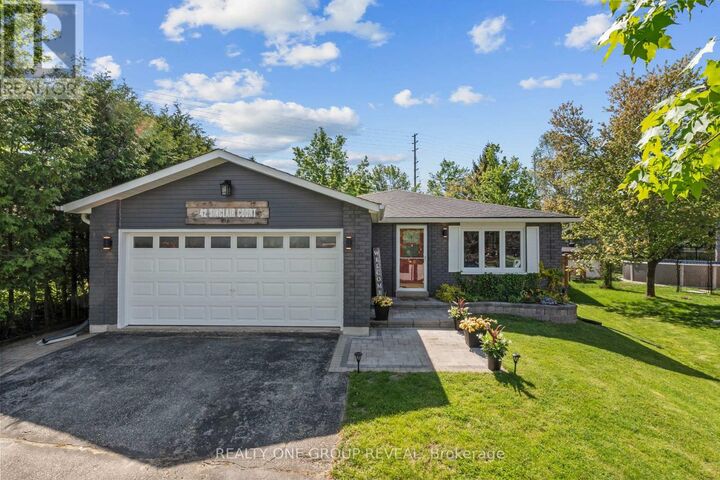 Property Photo: 42 Sinclair Court ON L4N 5X8