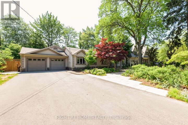 Property Photo:  176 Maplewood Road  ON L5G 2M6 