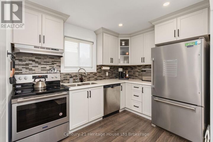 Property Photo:  9 San Vito Way  ON M3L 2G7 