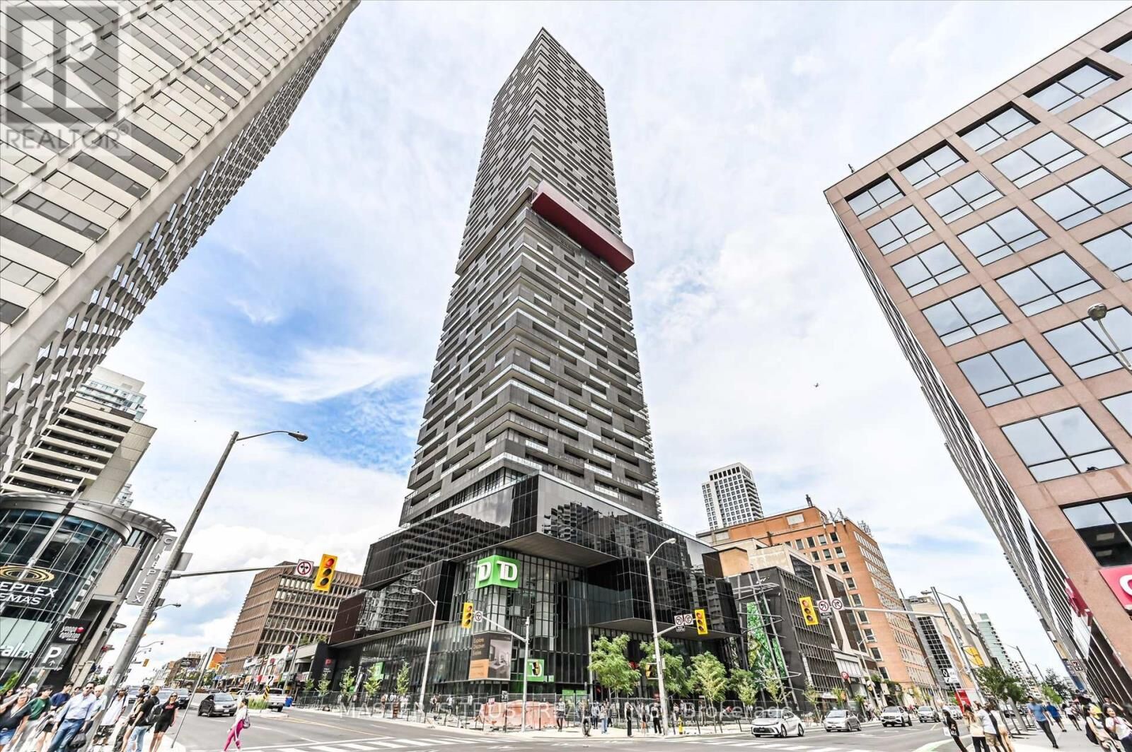Property Photo: 8 Eglinton Avenue East Ph 5801 ON M4P 0C1