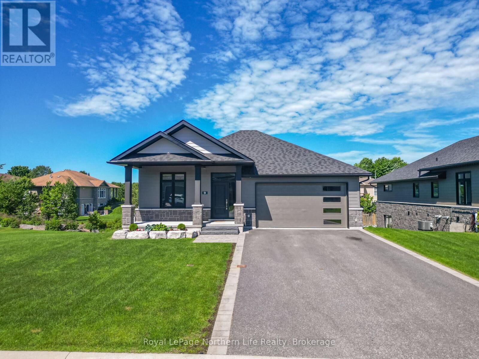 Property Photo: 9 Silver Maple Lane ON P1C 0B5