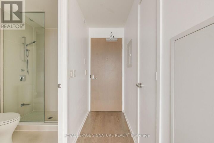 Property Photo:  1 Bloor Street East 4503  ON M4W 1A9 