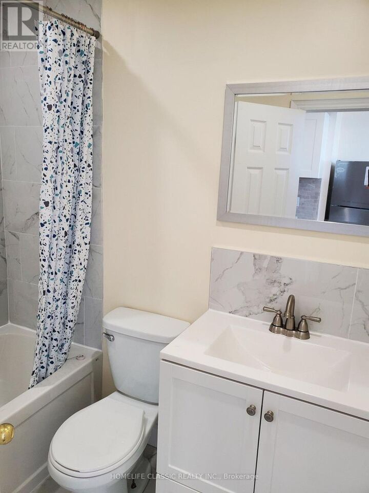 Property Photo:  5 Main Street South 5  ON L9P 1P2 