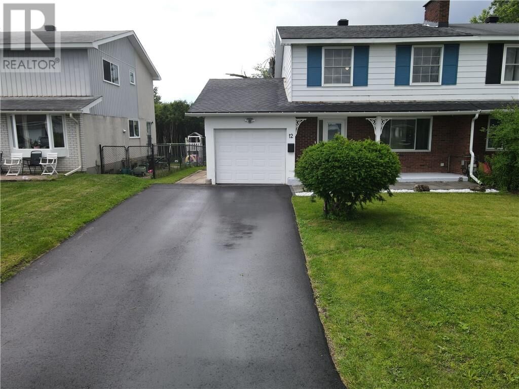 Property Photo:  12 Downsview Crescent  ON K2G 0A5 