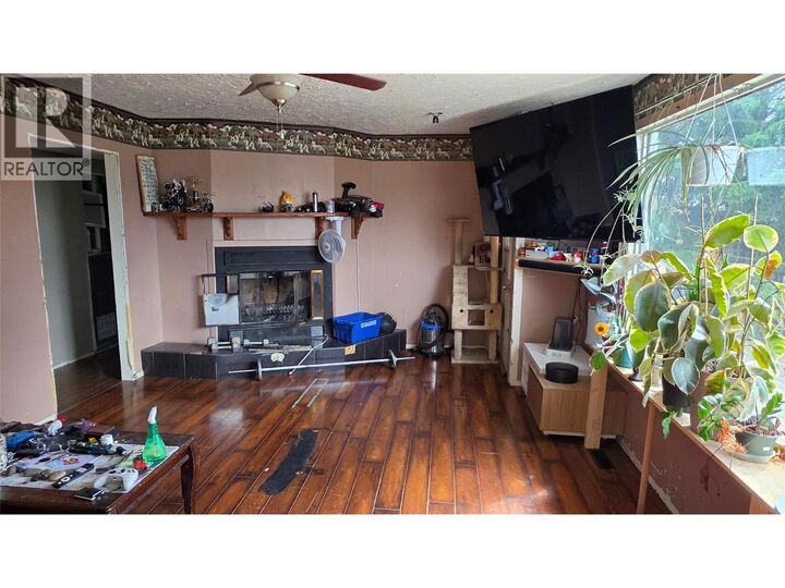 Property Photo:  1416 94 Avenue  BC V1G 1G8 