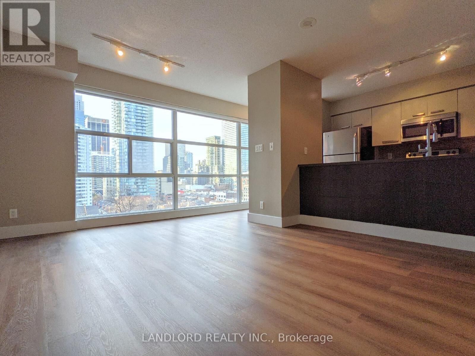 Property Photo:  11 St Joseph Street 1106  ON M4Y 1J8 