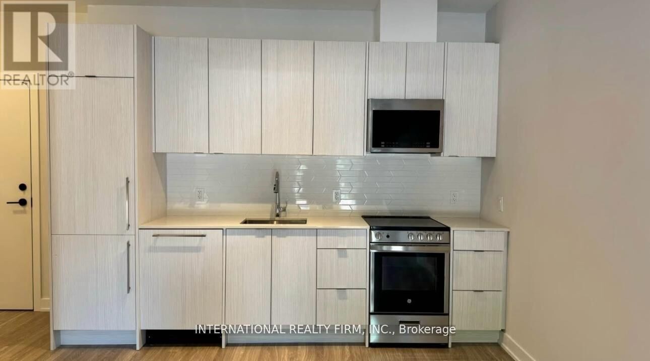 Property Photo: 4130 Parkside Village Drive ON L5B 0L7