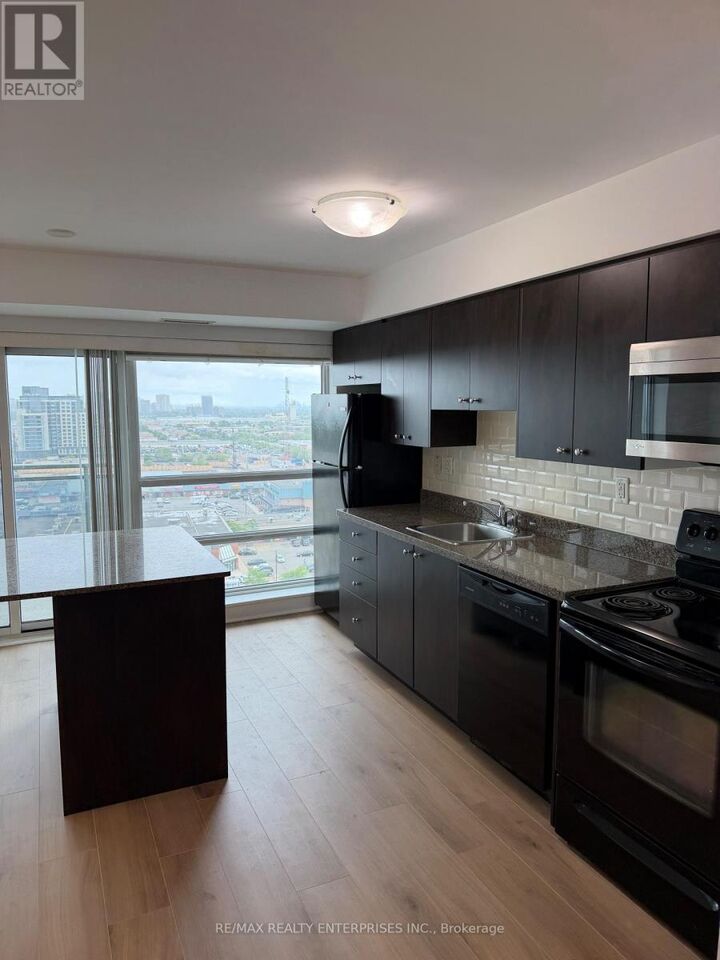 Property Photo:  215 Queen Street East 1511  ON L6W 0A9 